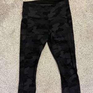 Lululemon Running Leggings (capri length) Camo size 8